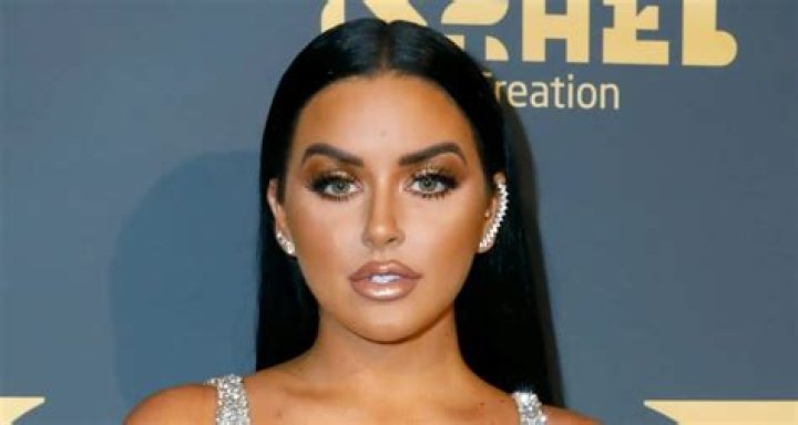 Abigail Ratchford engaging with her fans