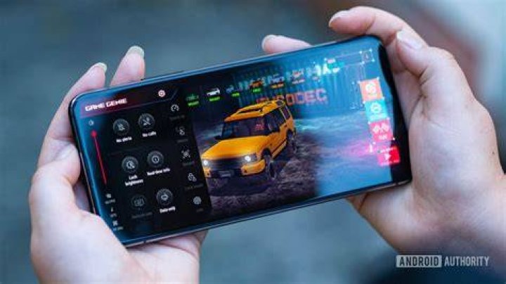 Asus Zenfone 7 Pro Game Genie atop of Project Offroad 2 Asus Zenfone 7 Pro Game Genie atop of Project Offroad 2