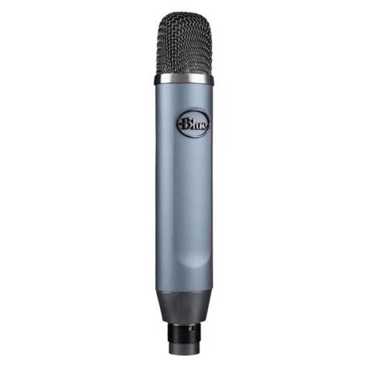 02_Blue_Ember_3Qtr Blue Ember microphone on white background.