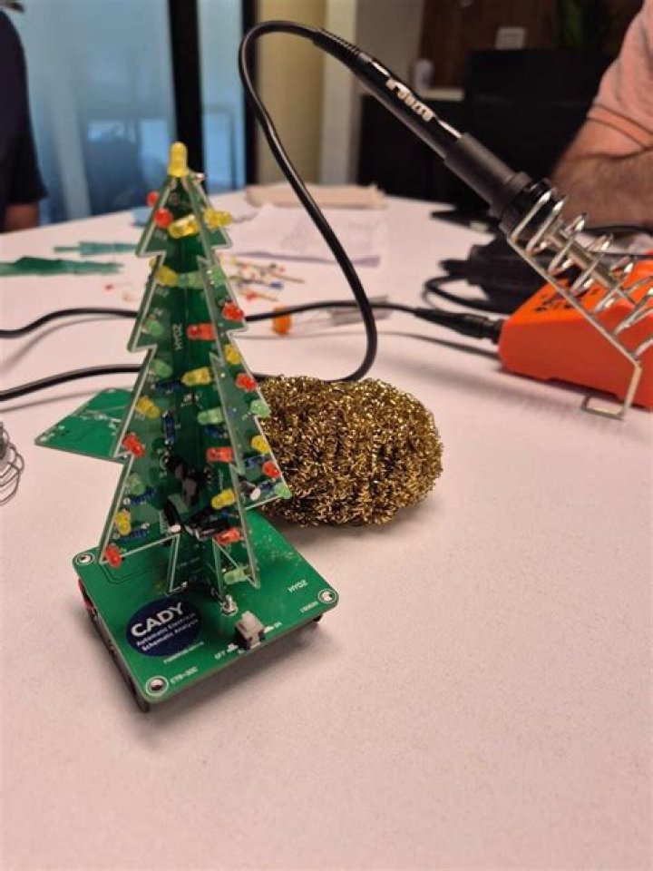 christmas-tech christmas-tech