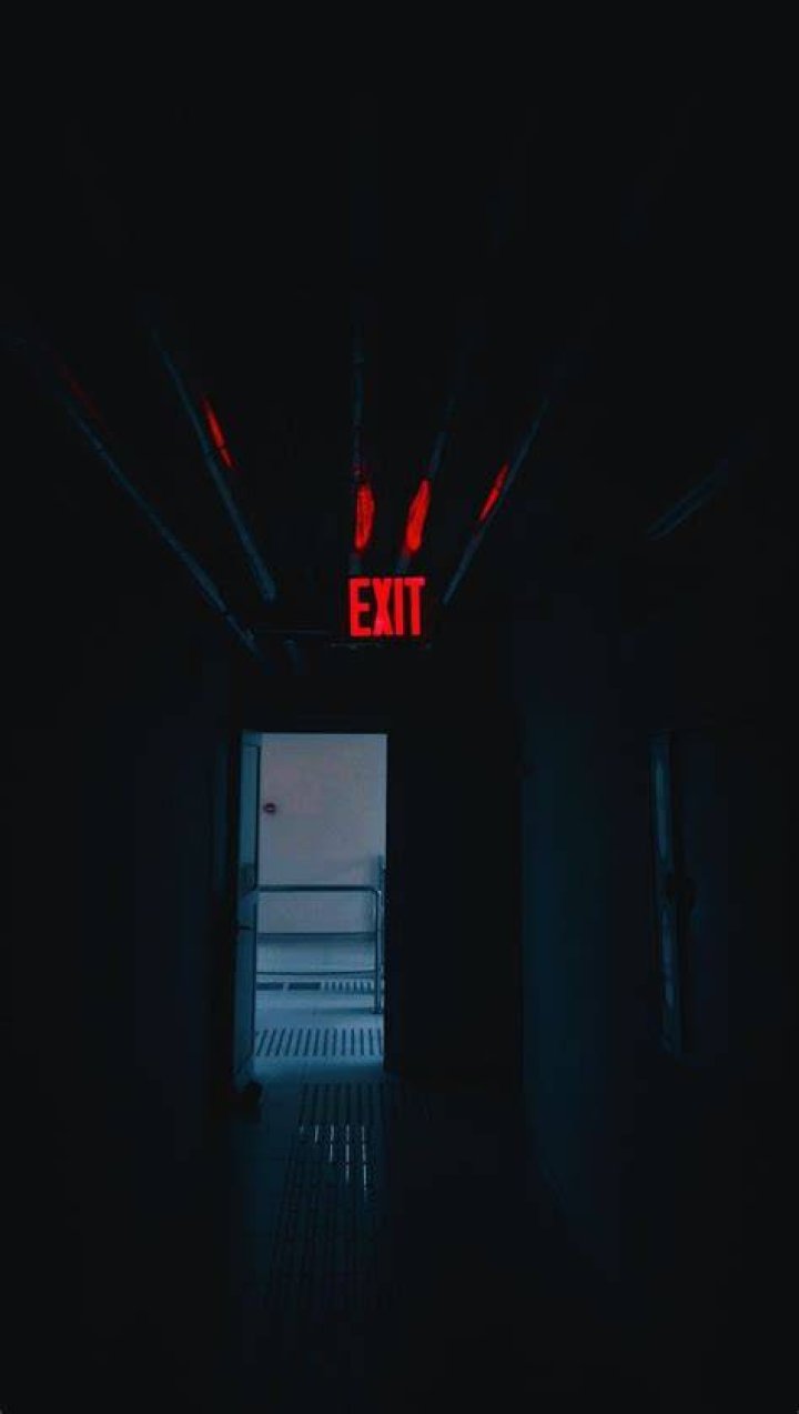Dark Wasteland exit S.png