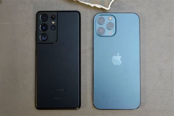 Galaxy S21 Ultra vs iPhone 12 Pro Max camera bright Galaxy S21 Ultra vs iPhone 12 Pro Max camera bright