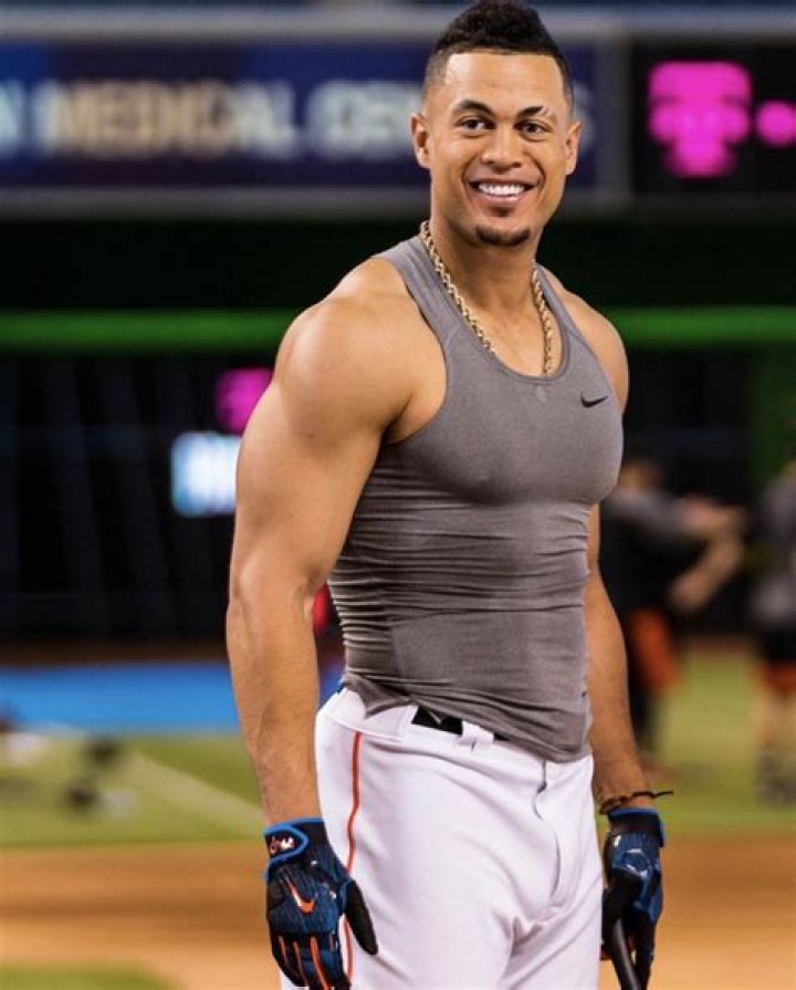 Giancarlo Stanton's future with Yankees
