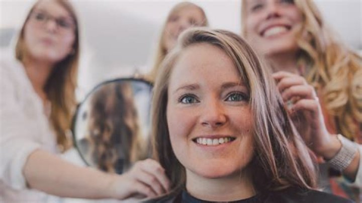 How to Update Your Hairstyle With No Commitment