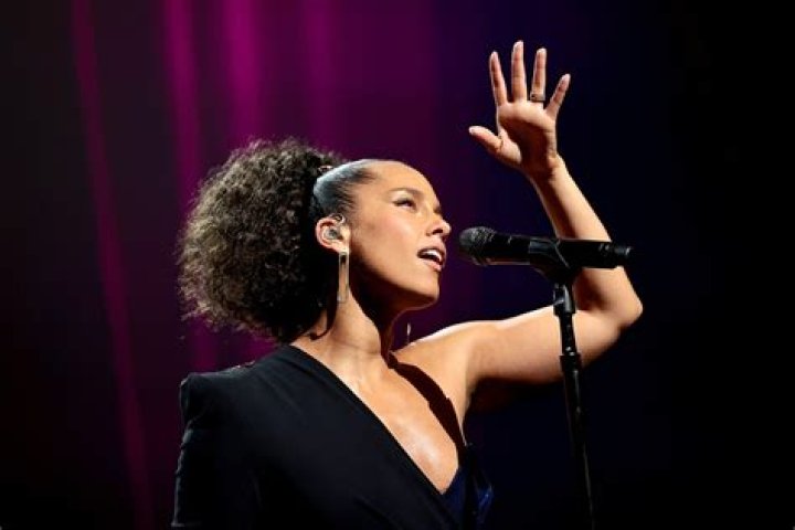 Is Alicia Keys lez?