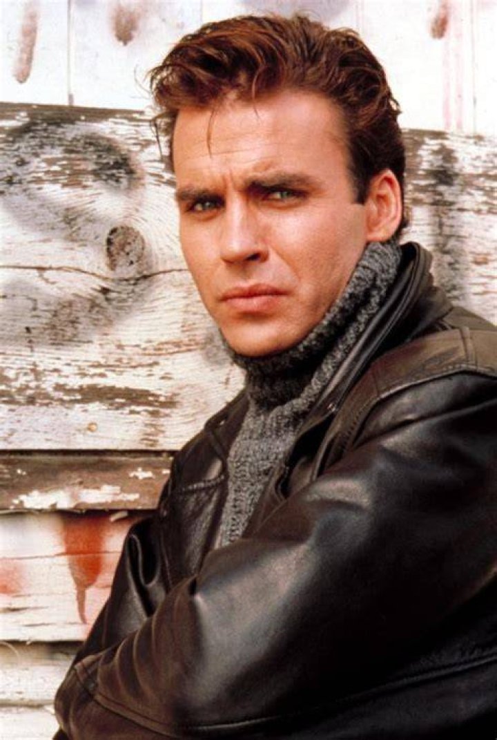 Jeff Fahey DANCING!