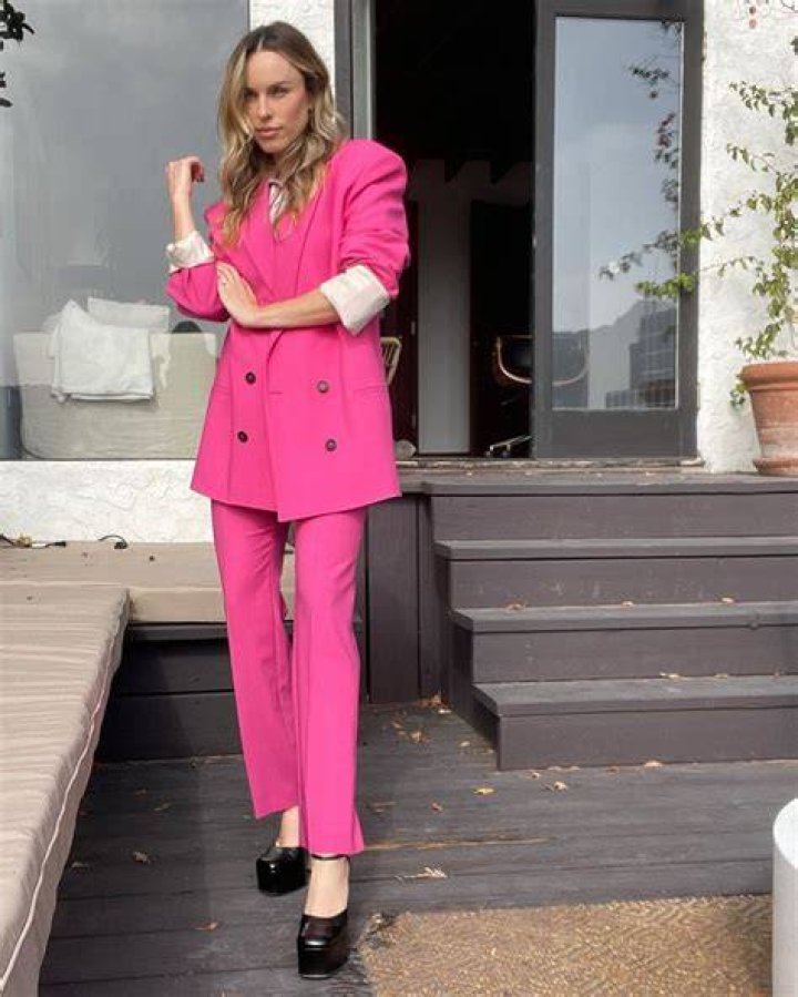 Jessica McNamee Instagram