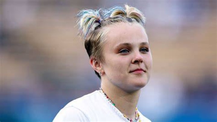 JoJo Siwa at a baseball game