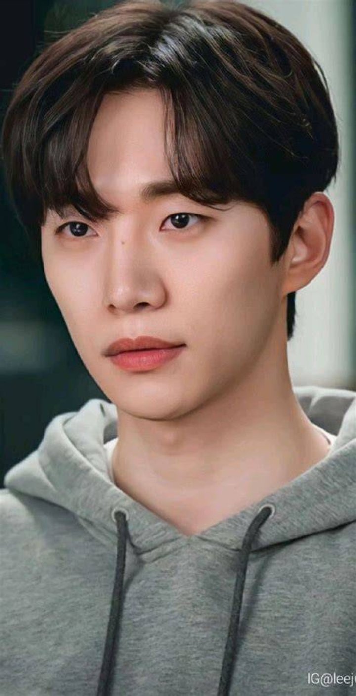 Lee Junho's Net Worth In 2023 A Look Into The Wealth Of 2023 IdolActor LOVEKPOP95