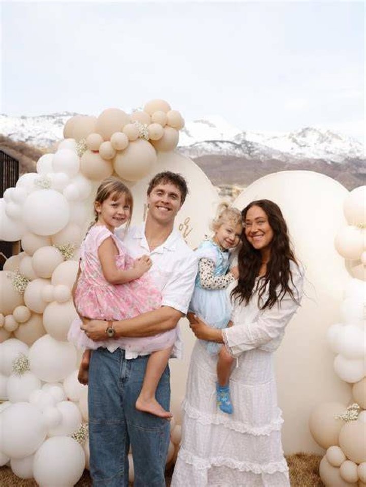 Lo Beeston Husband, Age, Net Worth, Heightweight And Much More