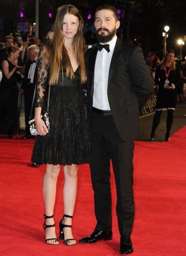 mia goth height mia goth height