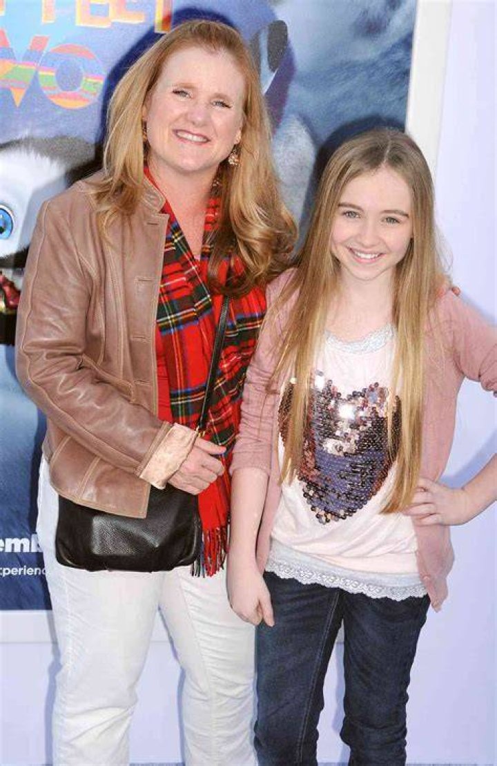 Nancy Cartwright with her Emmy Award Nancy Cartwright with her Emmy Award