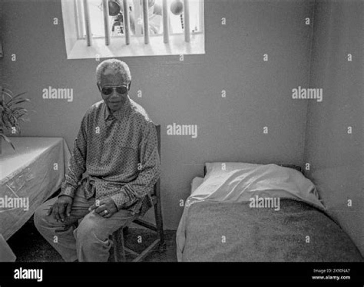 Nelson Mandela prison experience Nelson Mandela prison experience