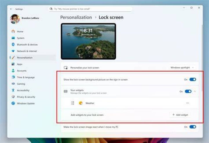 prevent enabling windows 11 lock screen slideshow not working