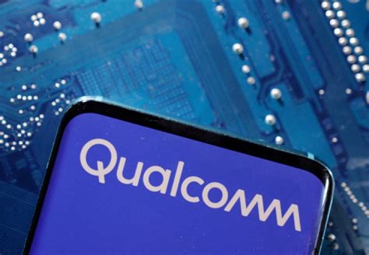 Qualcomm Smartphone logo smartphone Qualcomm Smartphone logo on display
