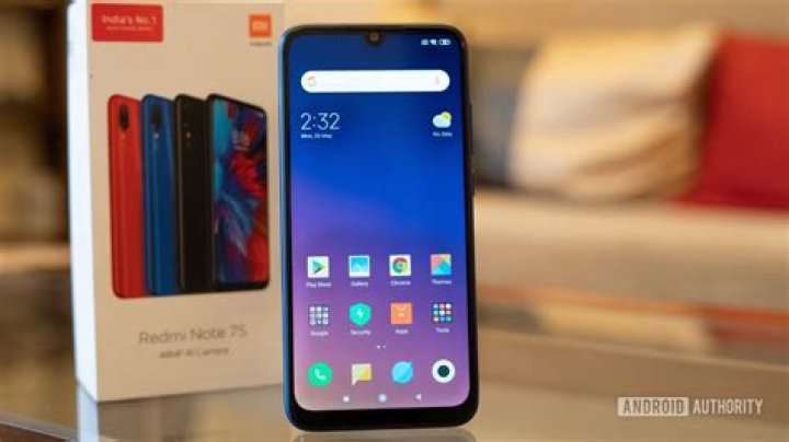 Redmi Note 7S showing front display Redmi Note 7S showing front display