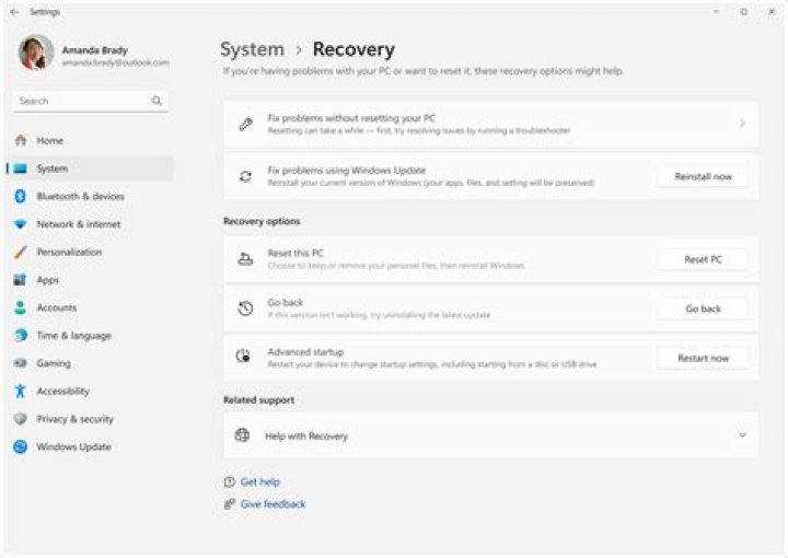 The reinstall options Reinstall options windows 11 keeps freezing
