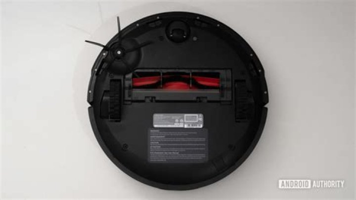 Roborock S4 review bottom view Roborock S4 review bottom view