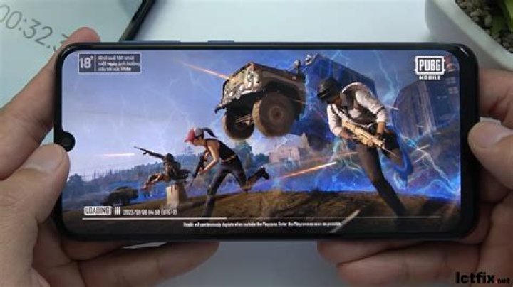 Samsung Galaxy A50 playing PUBG