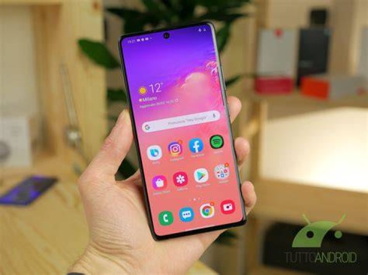 Samsung Galaxy S10 Lite display