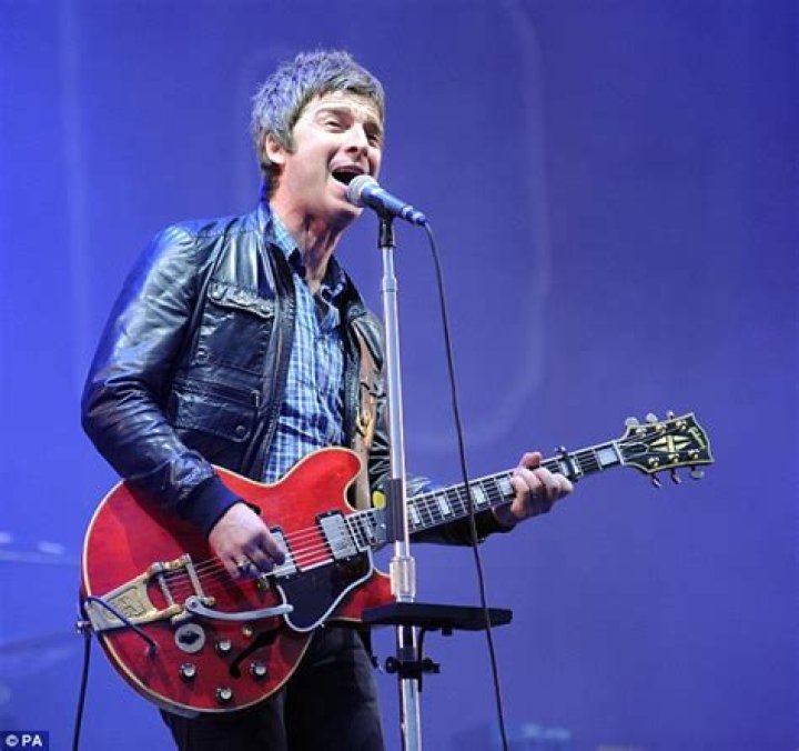 Singer Noel Gallagher trashes Oasis's music videos Daily Mail Online