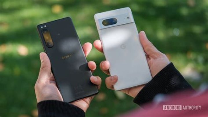 Sony Xperia Z vs Google Nexus 4 aa (25) Sony Xperia Z vs Google Nexus 4 aa (25)