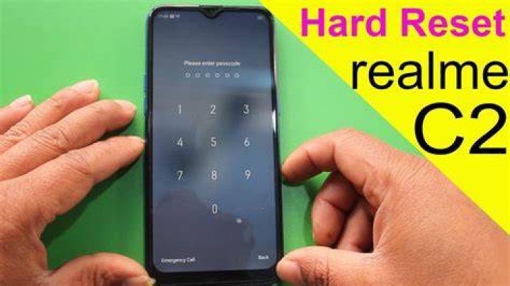 Realme C2 Blue Back Front The Realme C2's Desh Ka Real Choice tagline was heavily inspired by Redmi's Desh Ka Smartphone tagline.