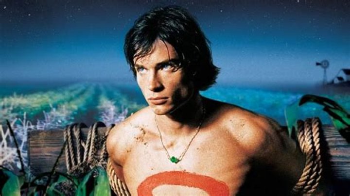 Tom Welling's wife Jamie White Welling files for divorce from