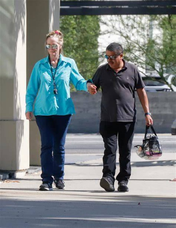 Why is Cybill Shepherd using a cane now?