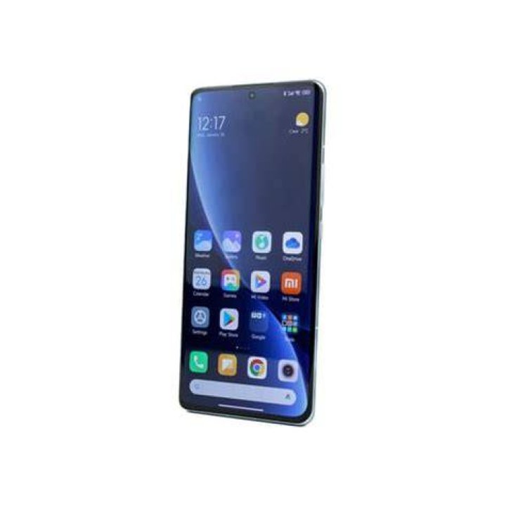 Xiaomi 12 Pro display in hand angled Xiaomi 12 Pro display in hand angled
